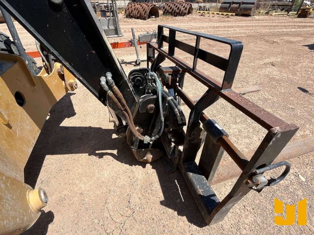 Image of Caterpillar TL943D equipment image 4