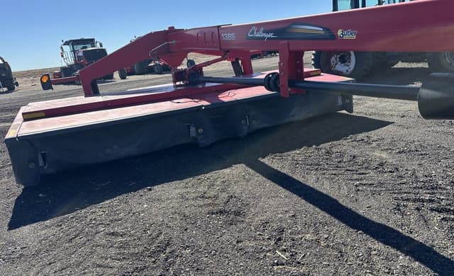 Image of Challenger 1386 equipment image 2