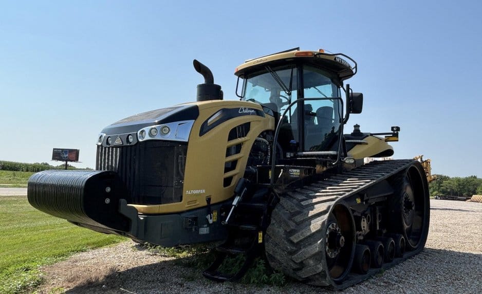 2016 Challenger MT855E Equipment Image0