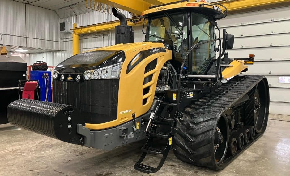 2016 Challenger MT855E Equipment Image0