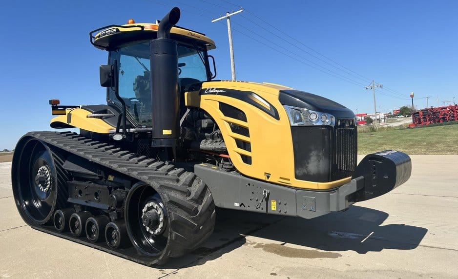 2016 Challenger MT855E Equipment Image0