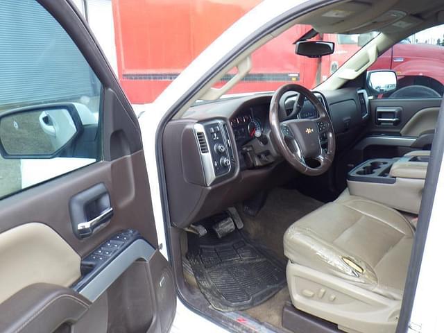 Image of Chevrolet 1500 equipment image 4
