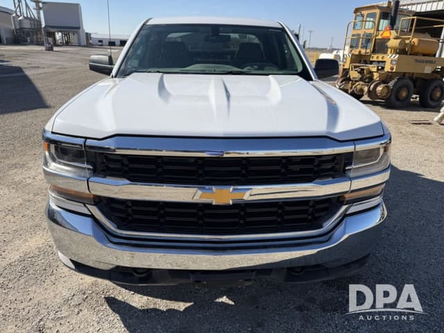 Image of Chevrolet 1500 equipment image 1