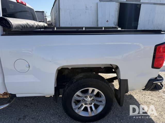 Image of Chevrolet 1500 equipment image 4