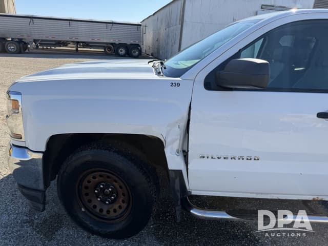 Image of Chevrolet 1500 equipment image 3