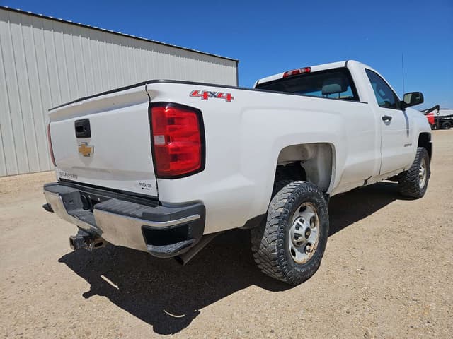 Image of Chevrolet 2500 equipment image 4