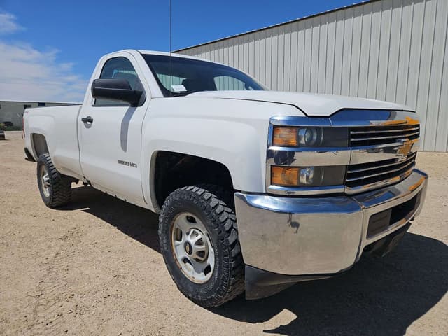 Image of Chevrolet 2500 equipment image 2