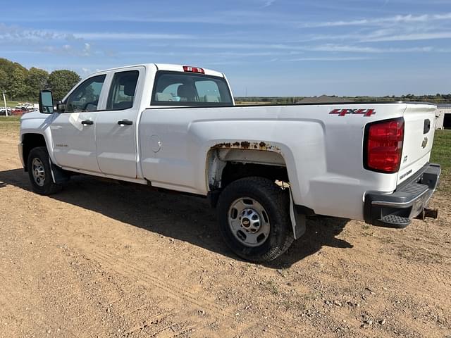 Image of Chevrolet 2500HD equipment image 2