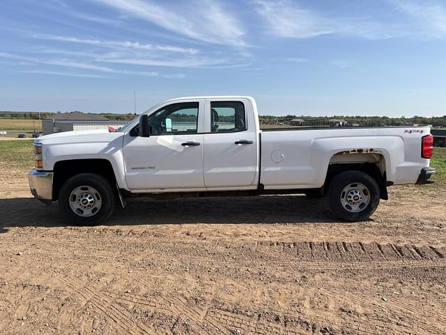 Image of Chevrolet 2500HD equipment image 1