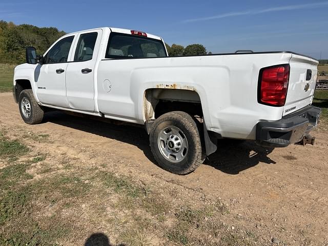 Image of Chevrolet 2500HD equipment image 2