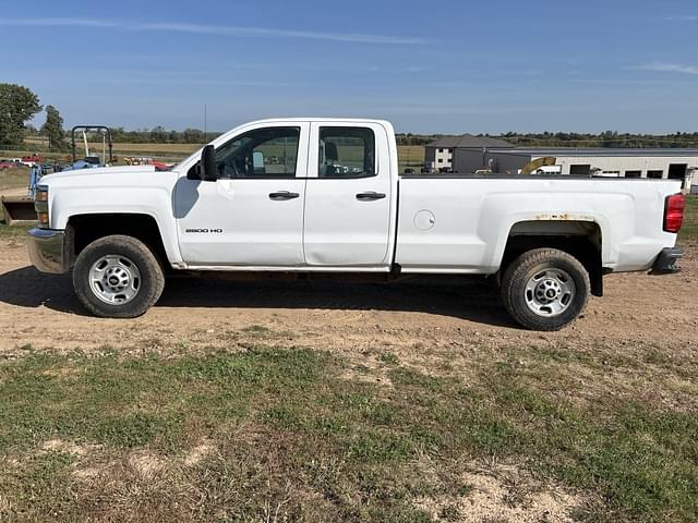 Image of Chevrolet 2500HD equipment image 1