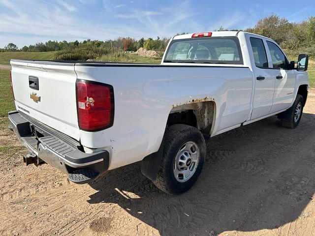 Image of Chevrolet 2500HD equipment image 4