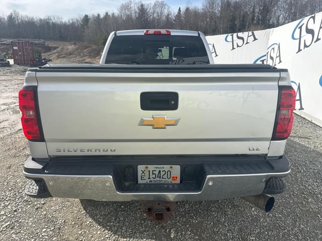 Image of Chevrolet 2500HD equipment image 3
