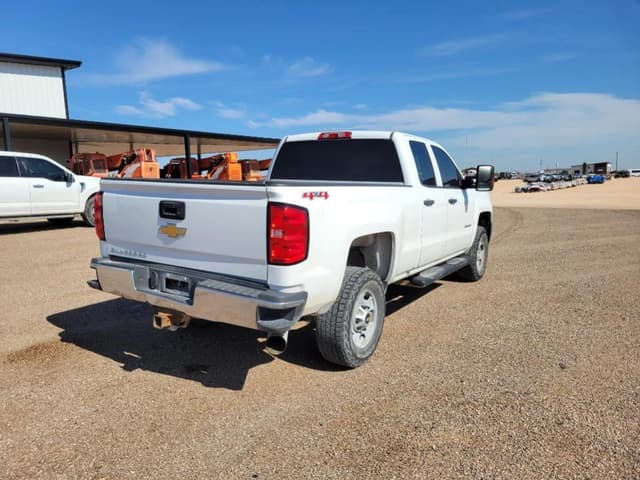 Image of Chevrolet 2500HD equipment image 4