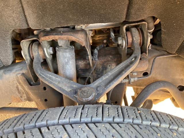 Image of Chevrolet 2500HD equipment image 4