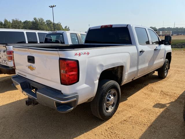 Image of Chevrolet 2500HD equipment image 2