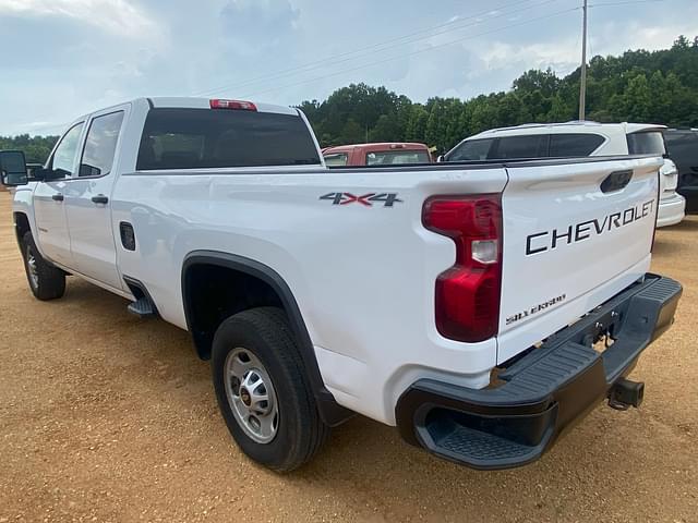 Image of Chevrolet 2500 equipment image 3