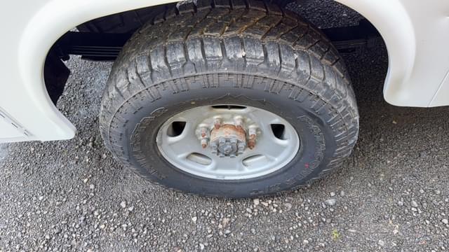 Image of Chevrolet 2500 equipment image 4