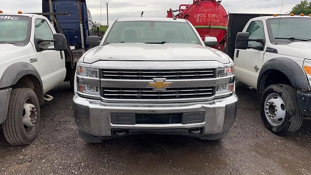 Image of Chevrolet 2500 equipment image 1