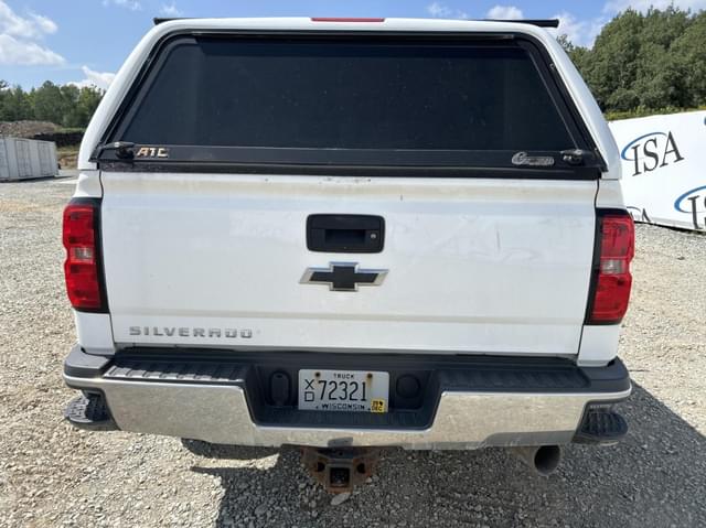 Image of Chevrolet 2500HD equipment image 3