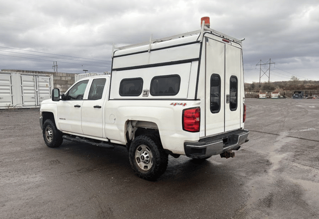 Image of Chevrolet 2500HD equipment image 2