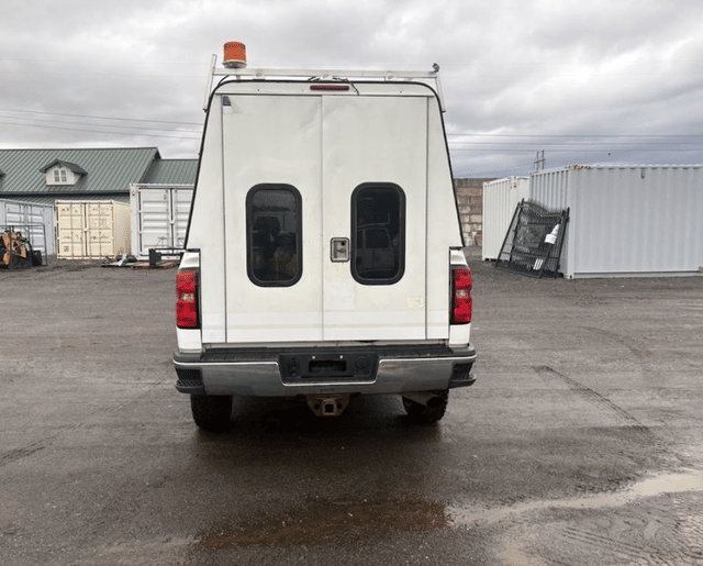 Image of Chevrolet 2500HD equipment image 3