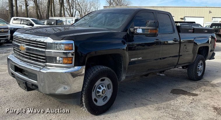 2016 Chevrolet 2500HD Equipment Image0