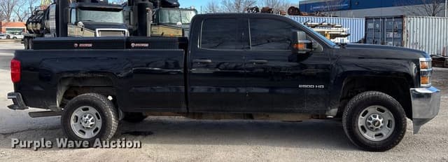 Image of Chevrolet 2500HD equipment image 3