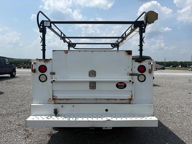 Image of Chevrolet 2500HD equipment image 4