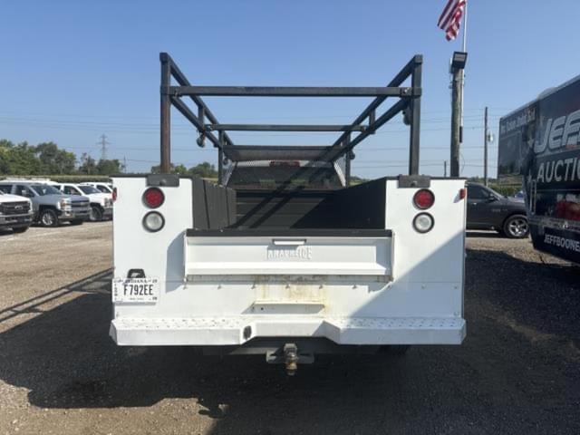 Image of Chevrolet 3500 equipment image 2