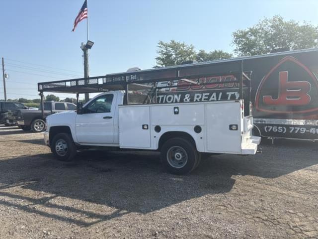 Image of Chevrolet 3500 equipment image 1