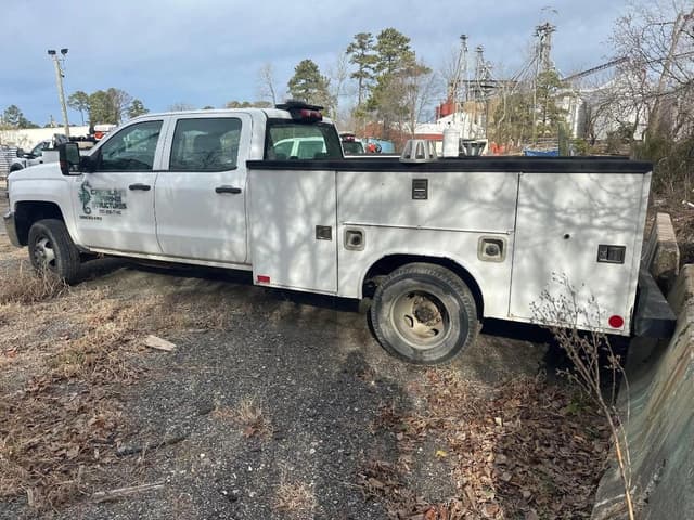 Image of Chevrolet 3500HD equipment image 4