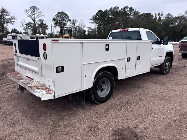 Image of Chevrolet 3500HD equipment image 2