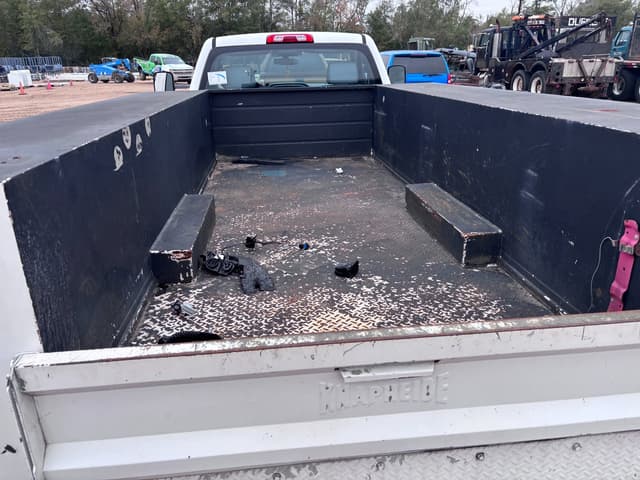 Image of Chevrolet 3500HD equipment image 4