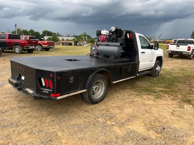 Image of Chevrolet 3500HD equipment image 2