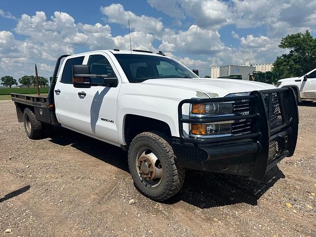 Image of Chevrolet 3500HD equipment image 2