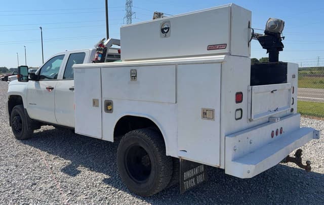 Image of Chevrolet 3500HD equipment image 4