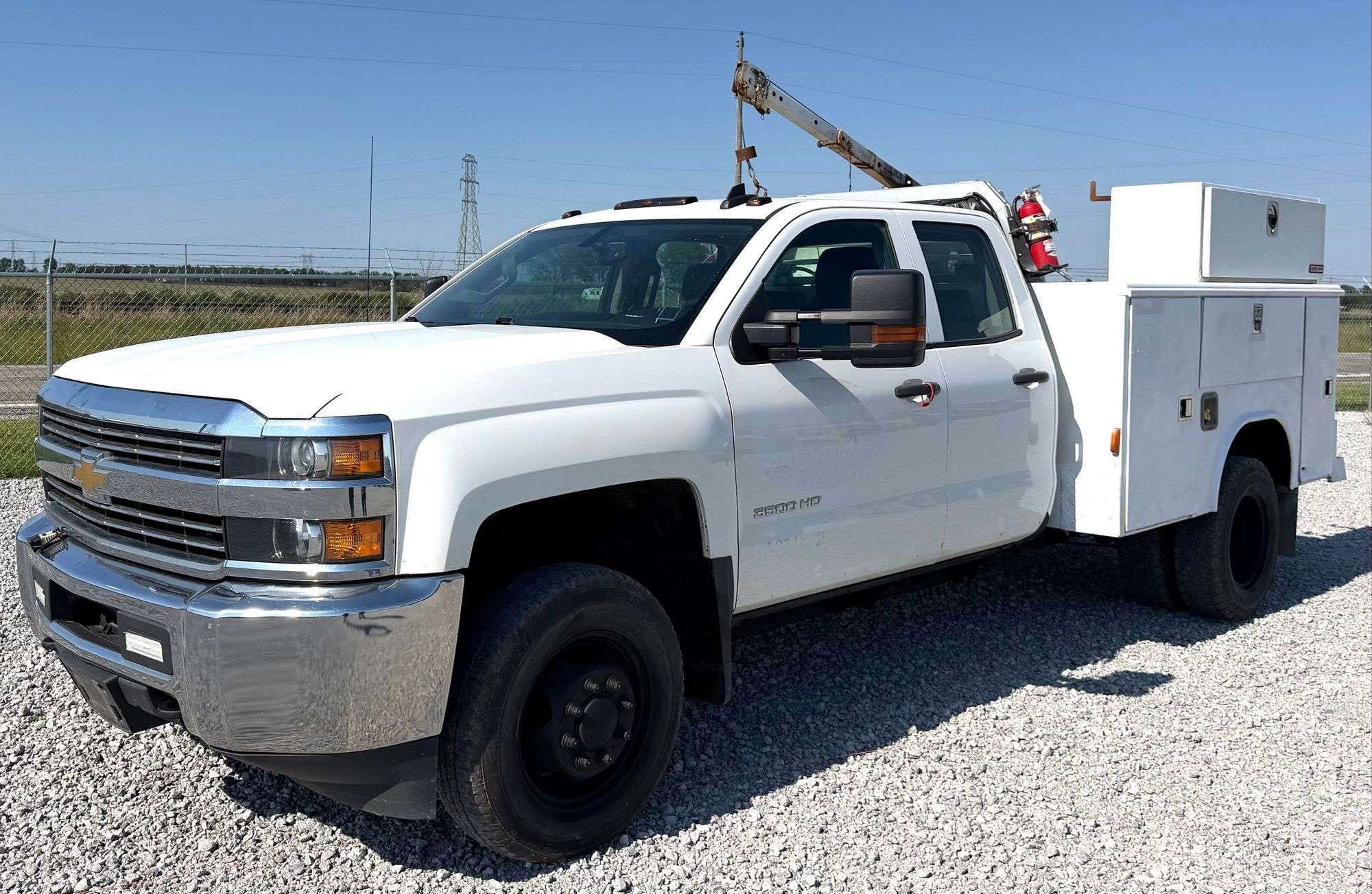 2016 Chevrolet 3500HD Equipment Image0