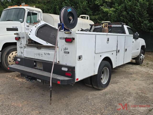 Image of Chevrolet 3500HD equipment image 3