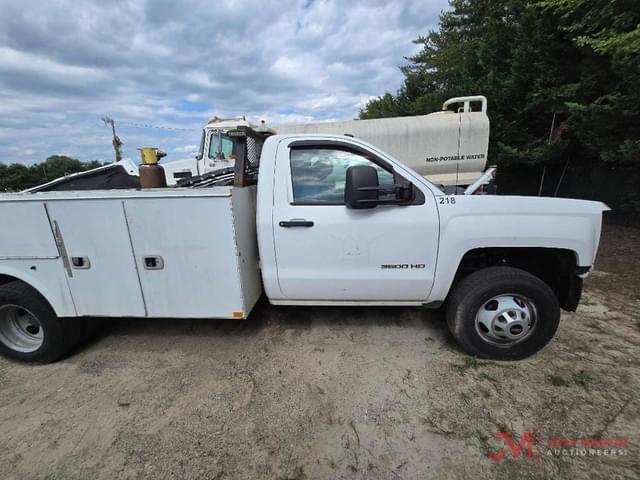Image of Chevrolet 3500HD equipment image 1