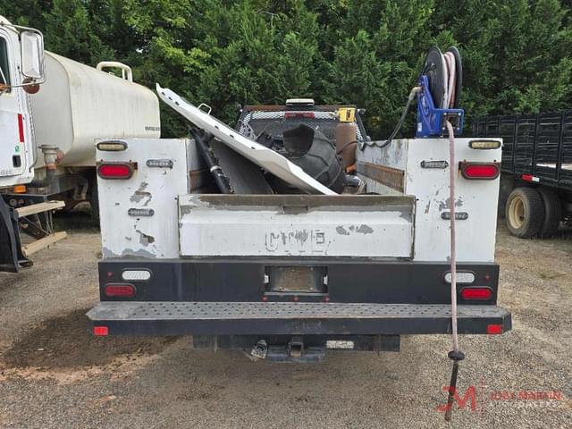 Image of Chevrolet 3500HD equipment image 4