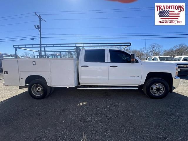 Image of Chevrolet 3500HD equipment image 2