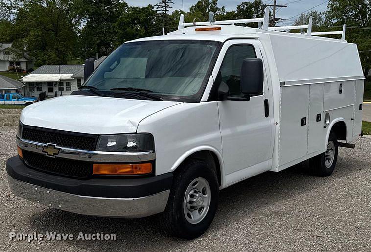 Image of Chevrolet 3500 Express Primary image