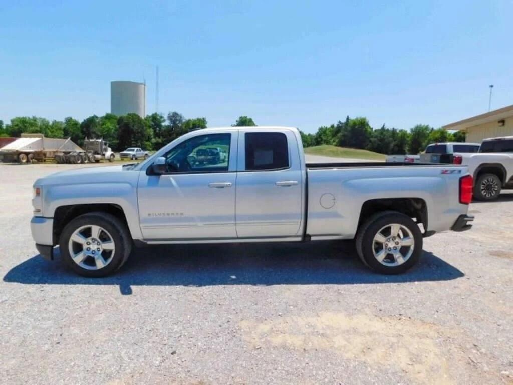 Image of Chevrolet Silverado Primary image