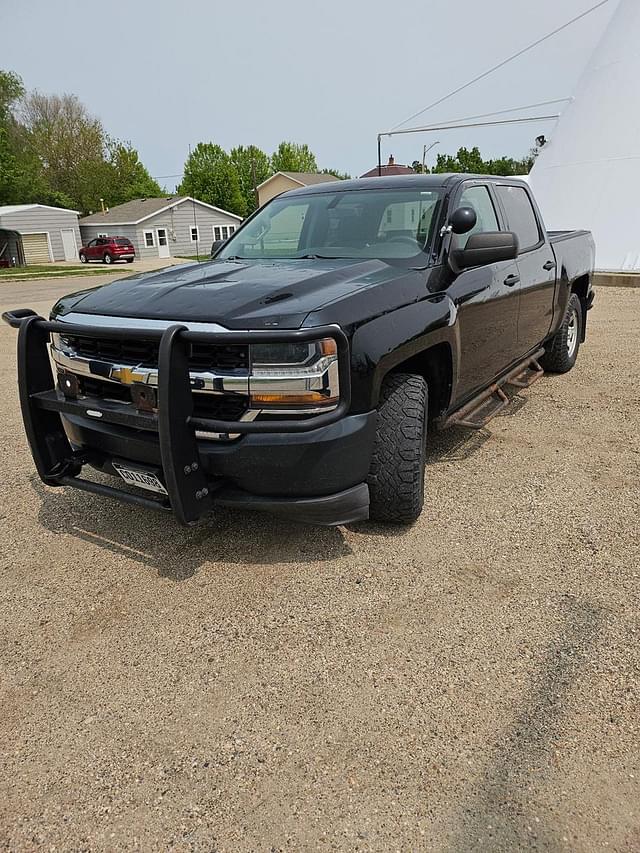 Image of Chevrolet 1500 equipment image 3