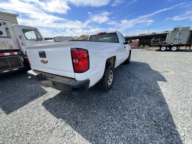 Image of Chevrolet 1500 equipment image 4