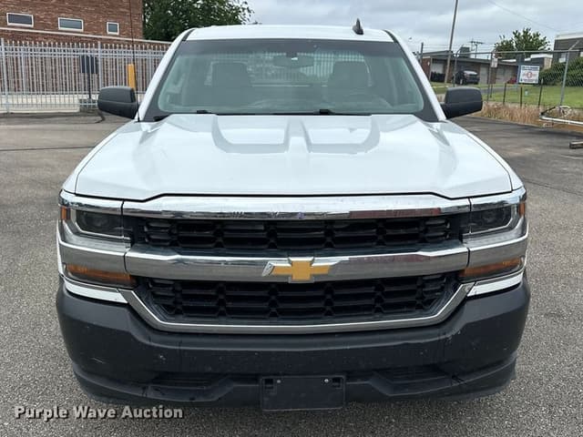 Image of Chevrolet 1500 equipment image 1