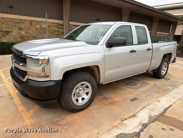 2016 Chevrolet 1500 Equipment Image0