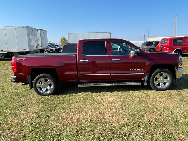 Image of Chevrolet Silverado equipment image 3