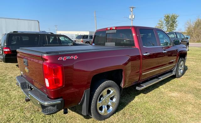 Image of Chevrolet Silverado equipment image 4